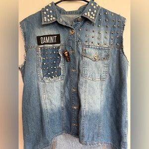 Daminit Women’s Studded Denim Vest with Pins Size Small EUC